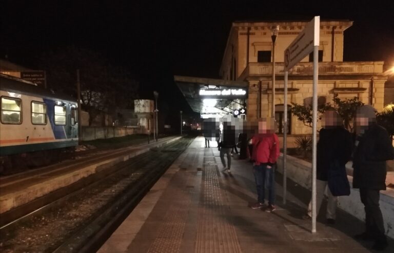 Ferrovia. Venerdì (17) da incubo, con attese anche di oltre tre ore, per i pendolari della tratta Trapani-Alcamo