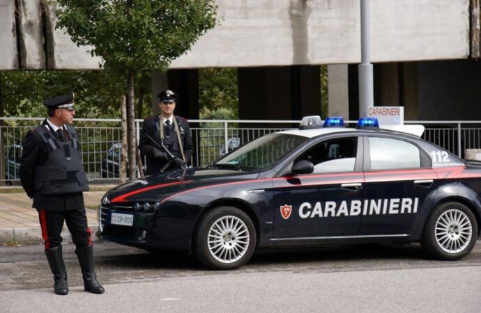 Organizzano una festa di compleanno, 12 ragazzi multati dai carabinieri dì Salaparuta