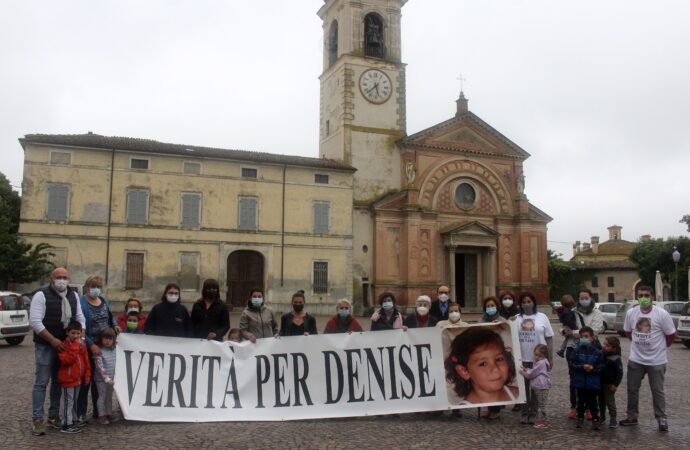Verità per Denise Pipitone”, striscione a Polesine Zibello (Parma)