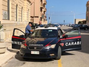 Petrosino, i carabinieri devolvono scarpe per bimbi alla Fondazione “San Vito onlus”