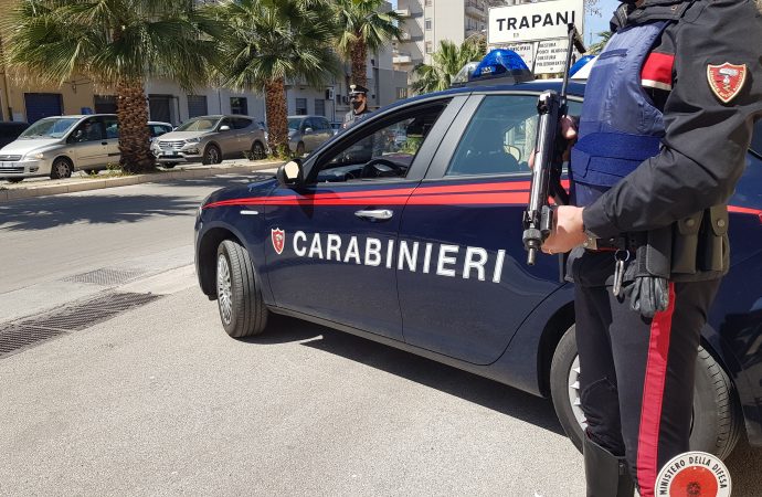 Due persone arrestate dai carabinieri di Trapani per rapina