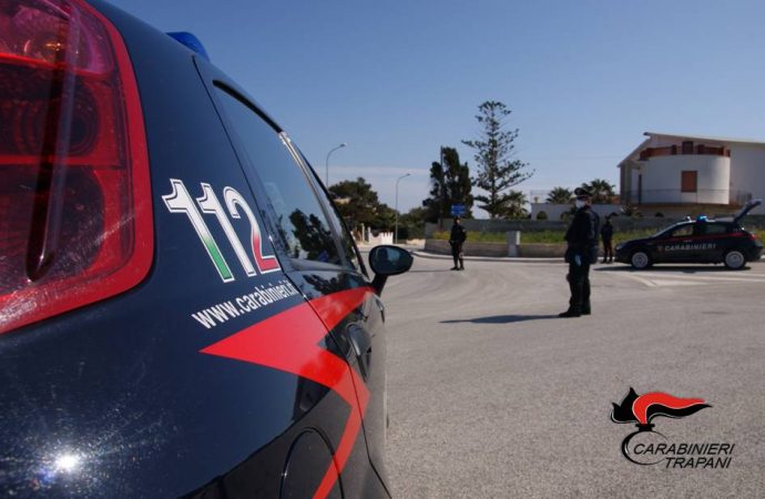 Controlli dei carabinieri di Trapani, arrestato un 22enne