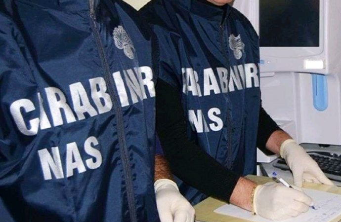 Verifiche dei carabinieri del Nas in farmacie e laboratori di analisi sul rispetto delle norme anti covid. Controlli anche nel Trapanese