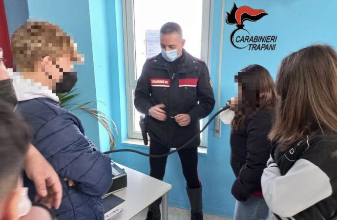 Marsala, incontro dei carabinieri con gli studenti del tecnico Commerciale