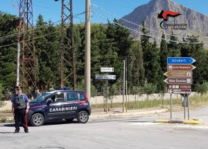 Mazara, i Carabinieri portano la spesa a due famiglie in difficoltà