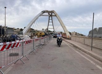 Mazara, il ponte Arena riaperto (con due ore di ritardo per mancanza delle transenne)