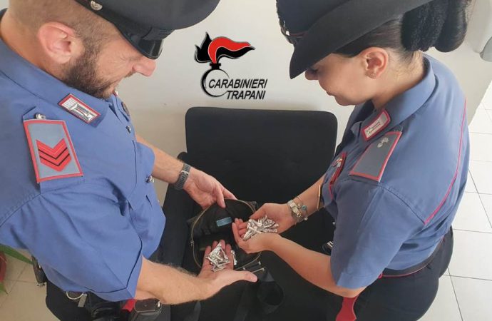 I carabinieri di Marsala trovano 57 dosi di droga, arrestato un 26enne