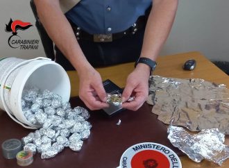 Spaccio di stupefacenti a Petrosino: un arresto e una denuncia dei carabinieri