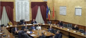 Mazara, caos bilancio in consiglio: alla fine l’amministrazione Quinci ritira l’atto