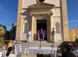 VIDEO – Mazara, messa celebrata dal vescovo Giurdanella al cimitero per la commemorazione dei Defunti