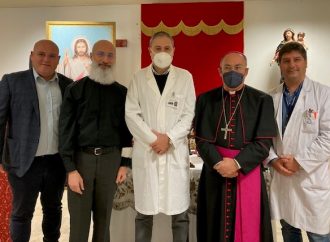 VIDEO – Il vescovo Giurdanella in visita all’ospedale di Mazara