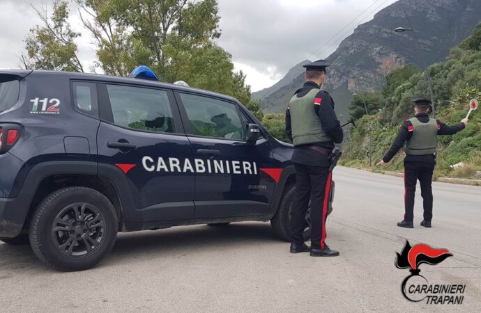 Castellammare: i carabinieri ritrovano un’auto rubata e denunciano il presunto responsabile