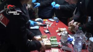 Trapani, sequestrate dalla Gdf 22 Kg di sigarette di contrabbando