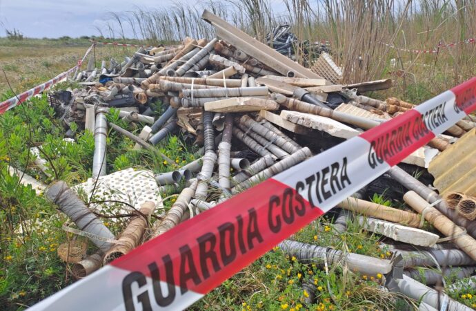 Mazara: sequestrata dalla guardia costiera un’area a Capo Feto per abbandono di rifiuti