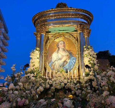VIDEO – Mazara: Processione della “Incoronazione” per la Madonna del Paradiso